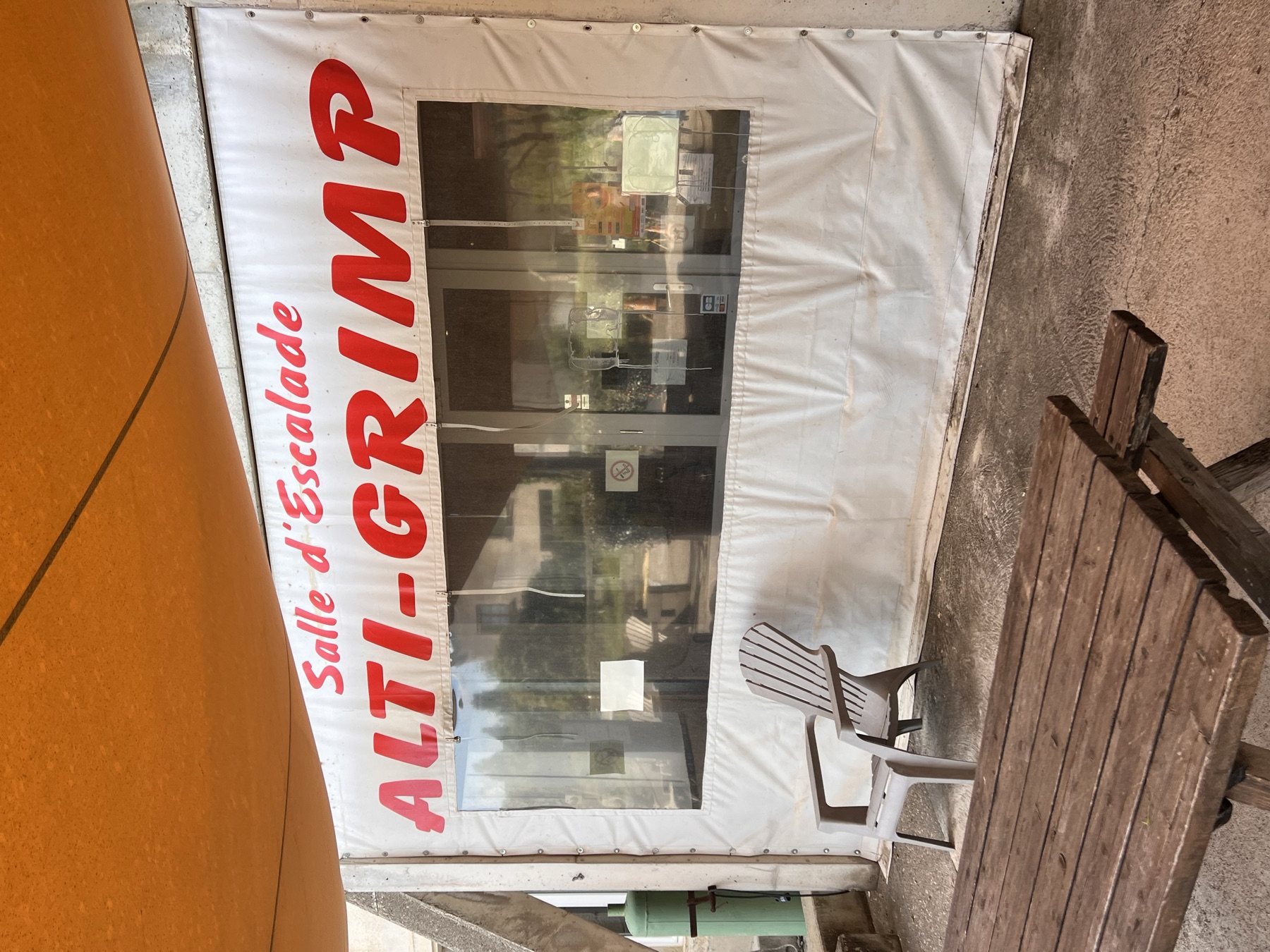 Devanture de la salle d'escalade Alti-Grimp